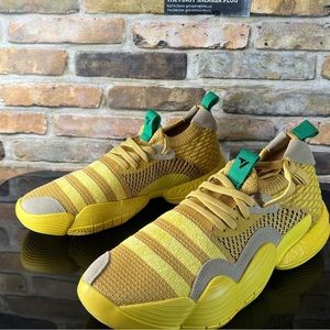New with tags adidas Trae Young 2 Hazy Yellow basketball athletic shoes aneakers